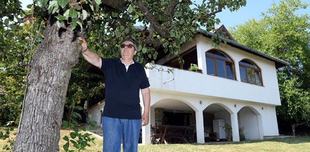 Тешко је купити доброг комшију